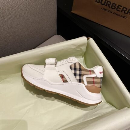 Burberry shoes 39