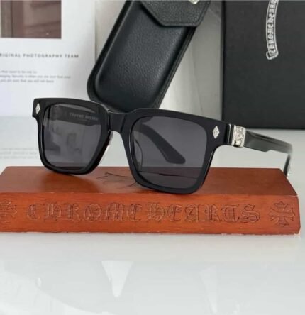 2 pairs of glasses